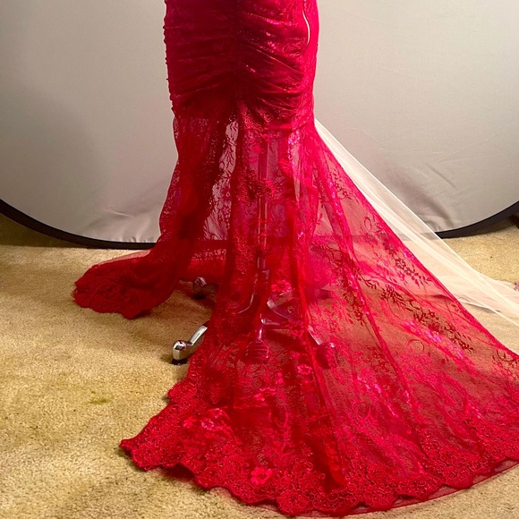 ONE OF A KIND! Red lace and sequin ball gown with neck line and train. - Picture 13 of 16